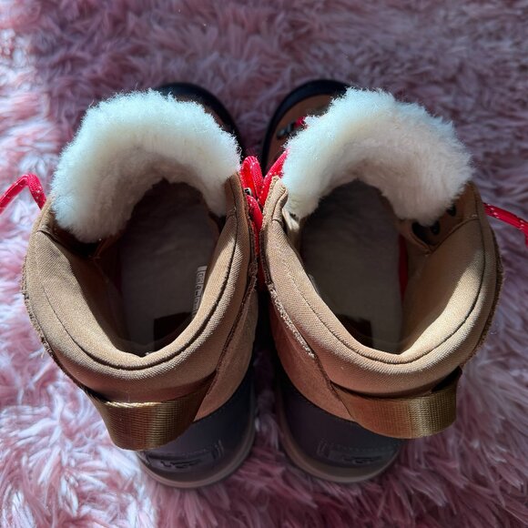 UGG vibram boots dry tech (Size 6) - Picture 4 of 7